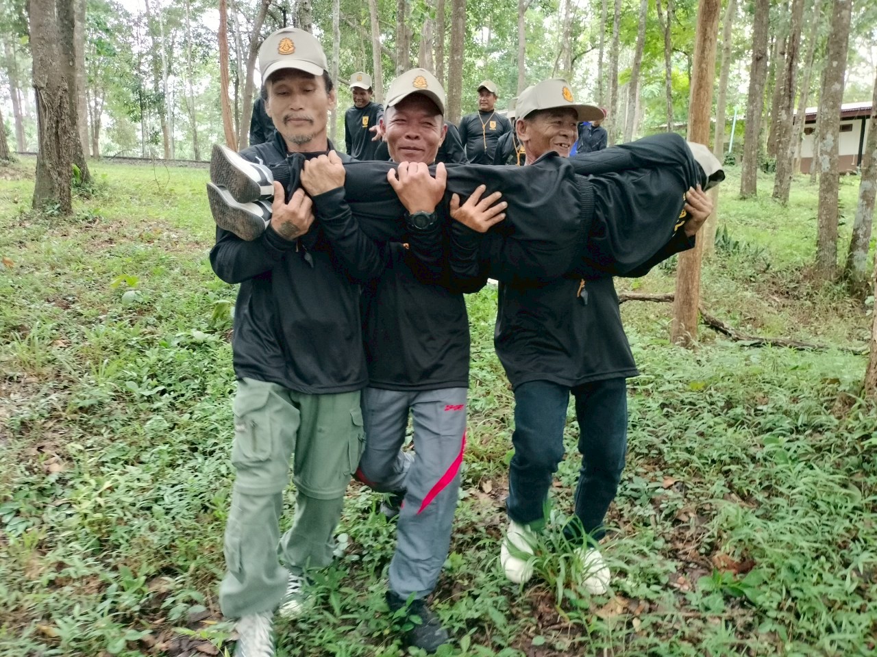 LINE_ALBUM_ทบทวน อปพร. 68_250813_405_397.jpg